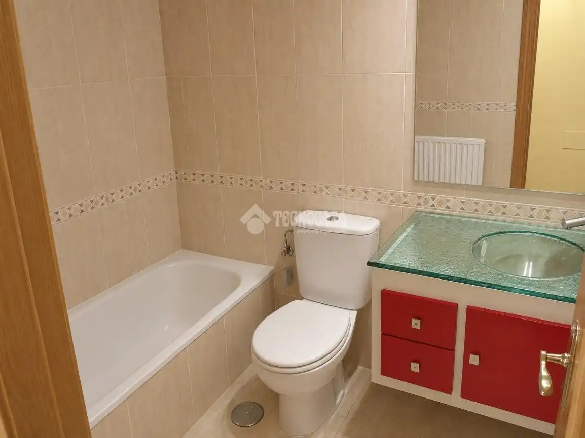 Bathroom of Flat for sale in Pinto  with Air Conditioner, Heating and Parquet flooring