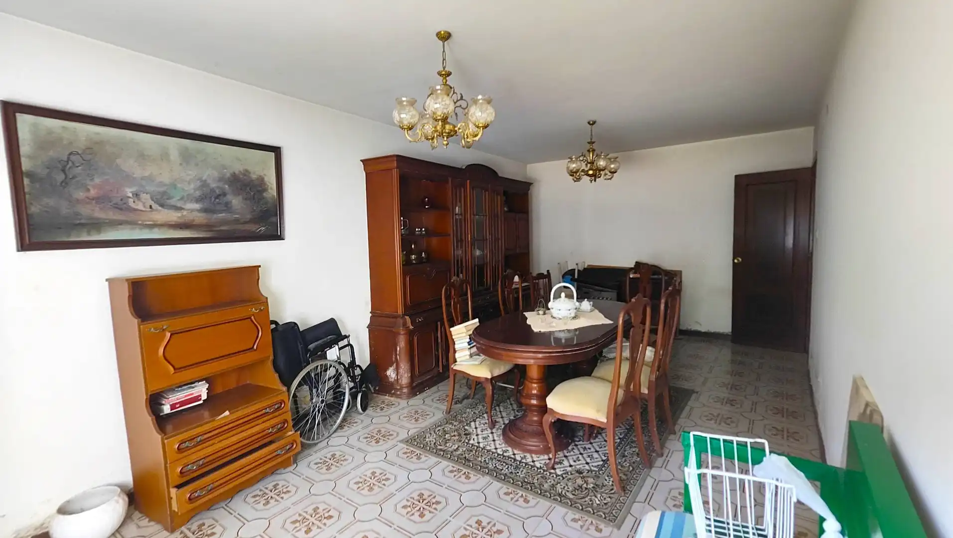 Menjador de Casa o xalet en venda en Santiago de Compostela  amb Jardí privat i Moblat