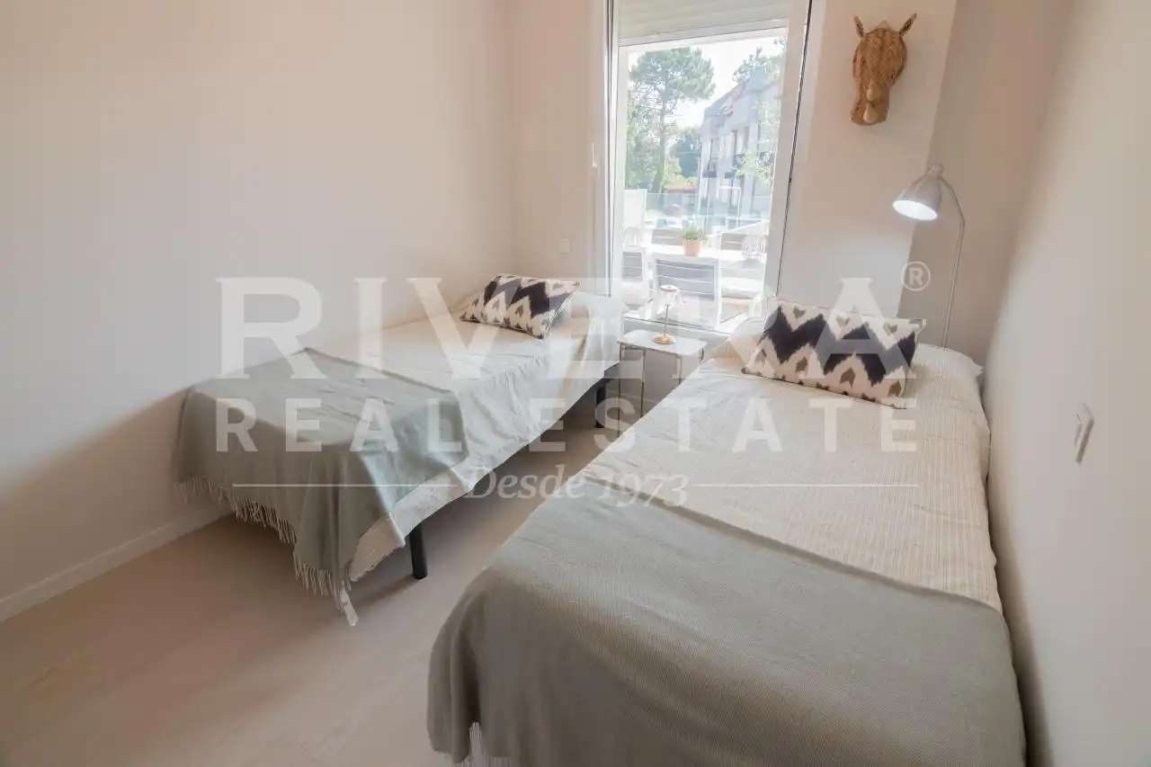 Habitación de Piso en venta en Sanxenxo con Calefacción, Terraza y Trastero