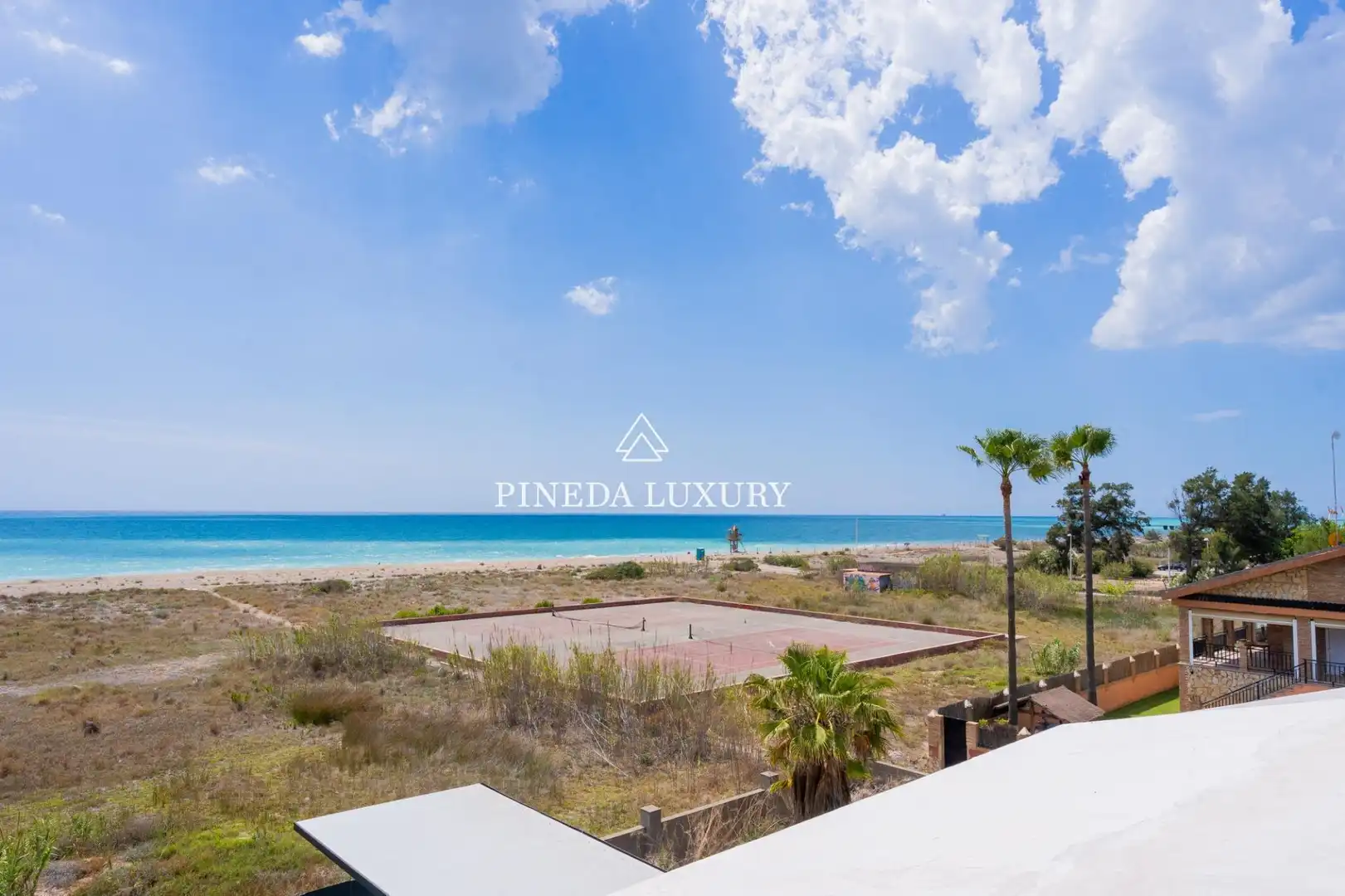 Houses for sale in Calle Sagunto, Corinto - Almarda