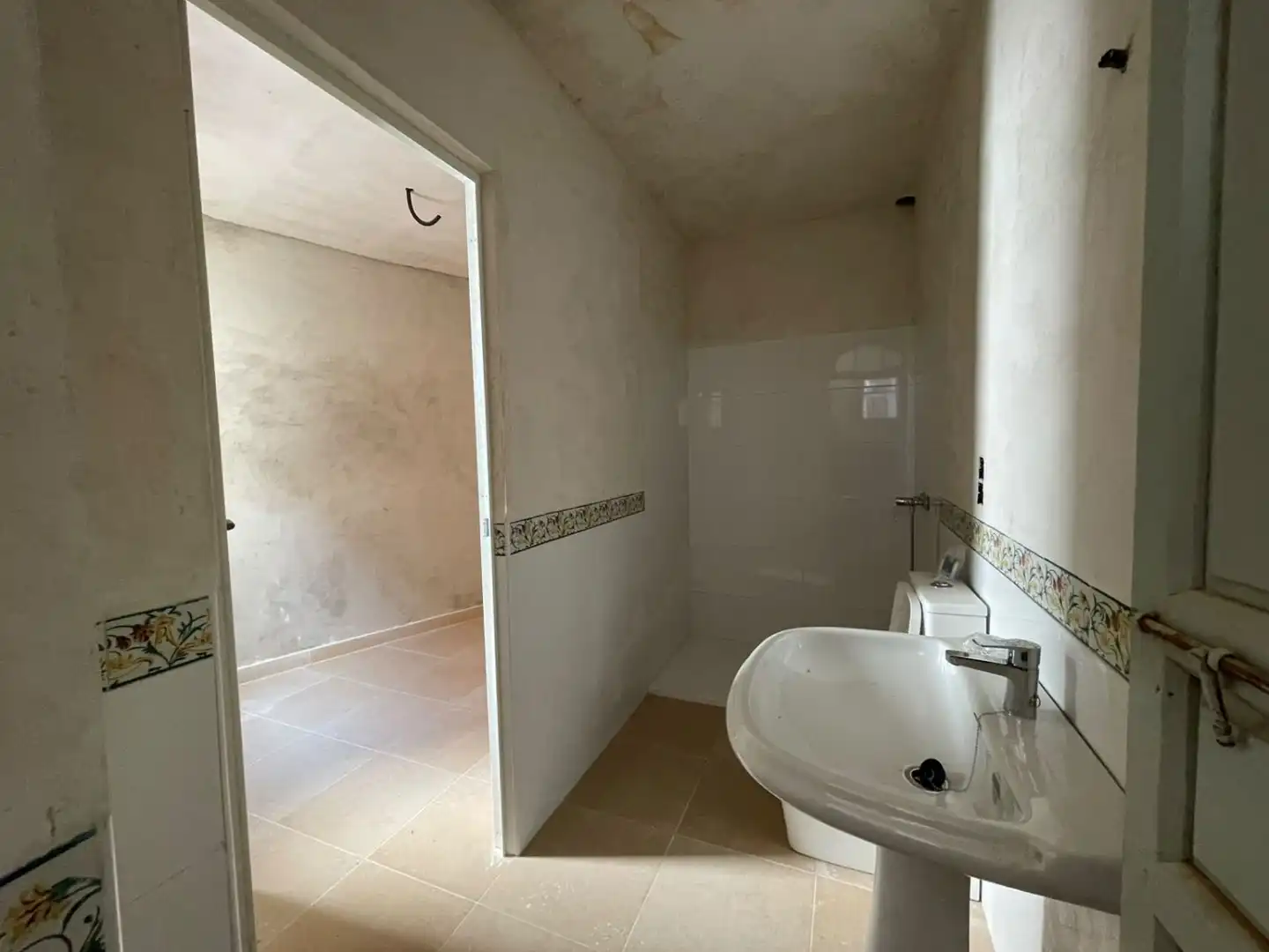 Bathroom of Houses for sale in Calzada de Calatrava  with Balcony