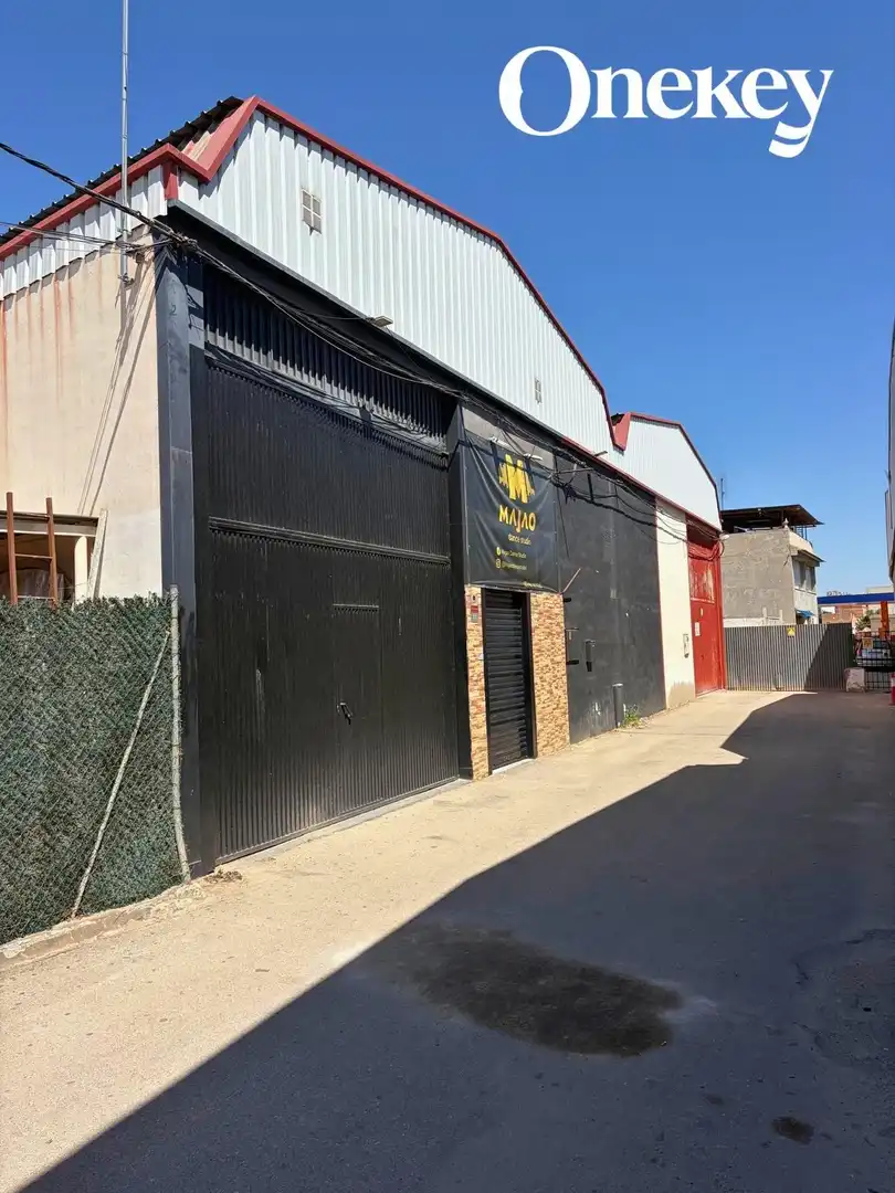 Nau industrial en venda a de los Isidoros 8, imagen 2