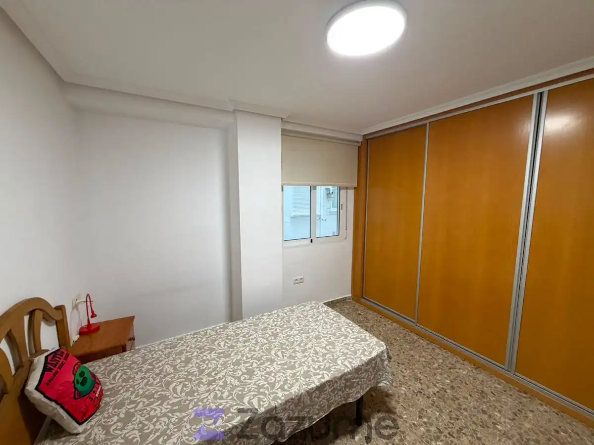 Bedroom of Flat for rent in Valencia  with Air Conditioner, Furnished and Oven