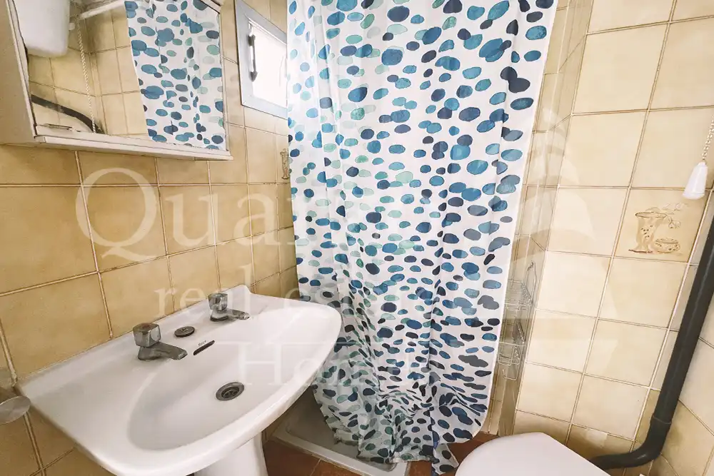 Baño de Piso en venta en Valencia con Calefacción y Balcón