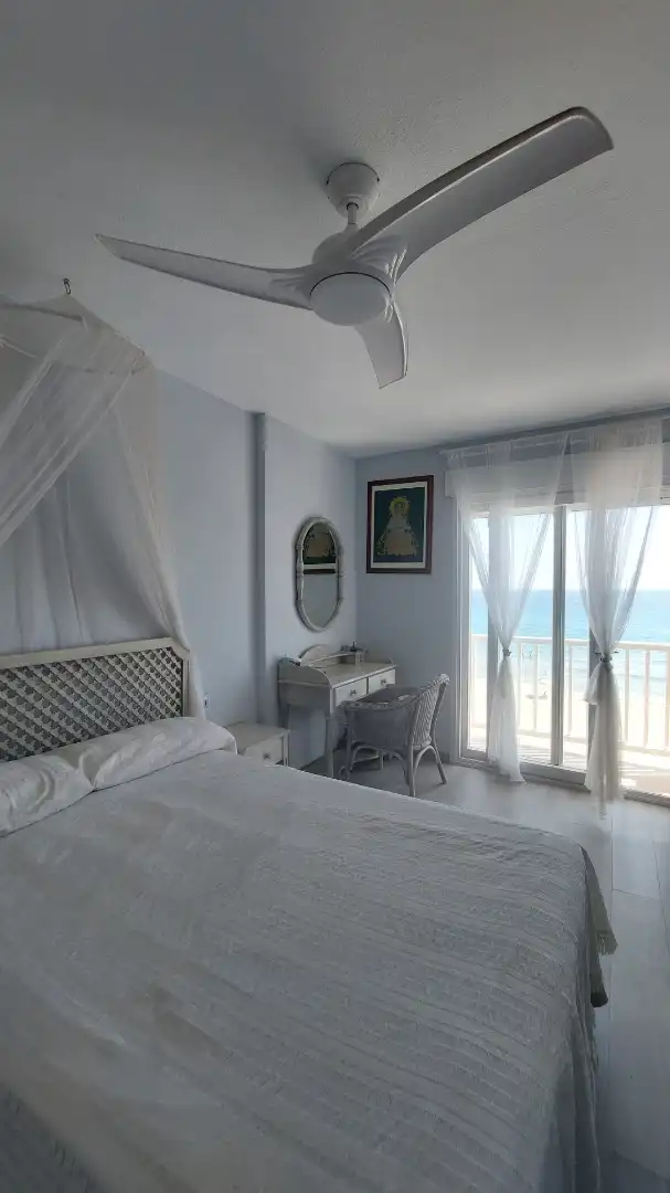 Habitación de Dúplex de alquiler en La Manga del Mar Menor con Aire acondicionado, Terraza y Amueblado