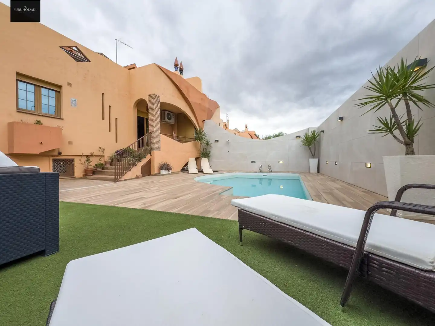 Piscina de Casa adosada en venda en Las Gabias amb Aire condicionat, Calefacció i Jardí privat