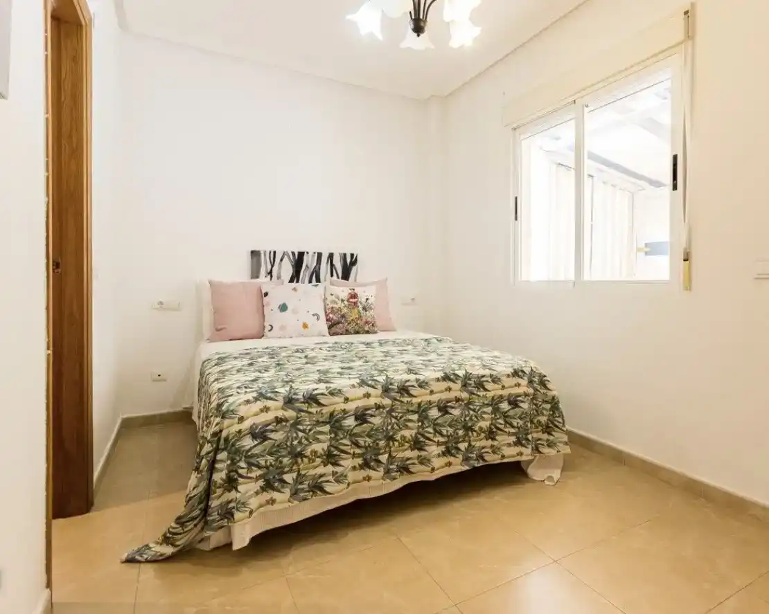 Dormitori de Apartament en venda en Santa Pola amb Aire condicionat