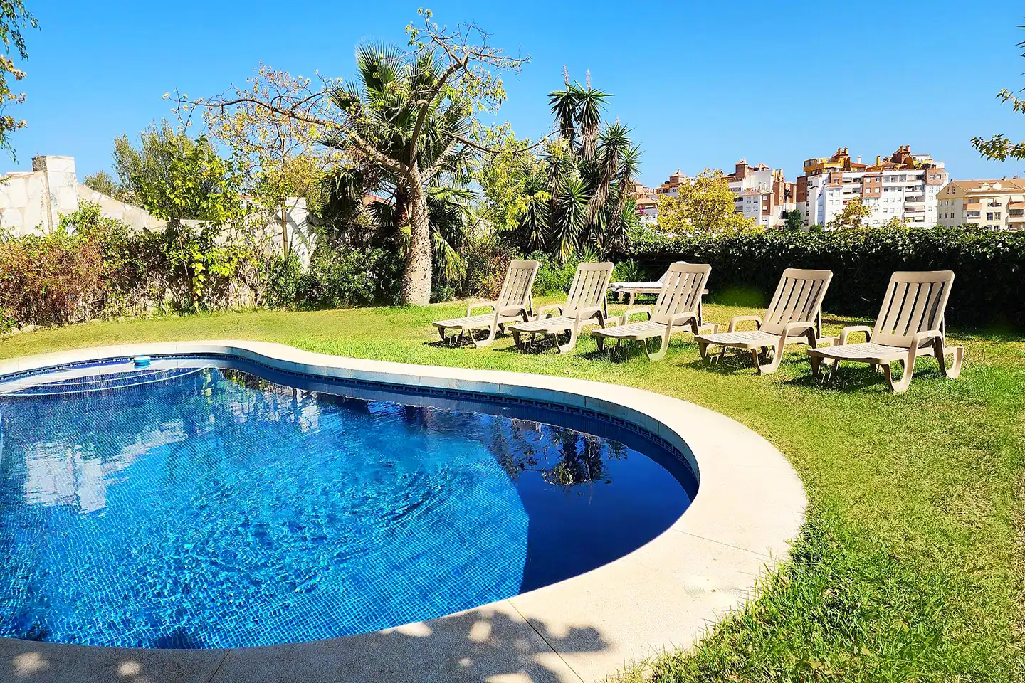 Jardí de Casa o xalet en venda en Benalmádena amb Aire condicionat, Jardí privat i Terrassa