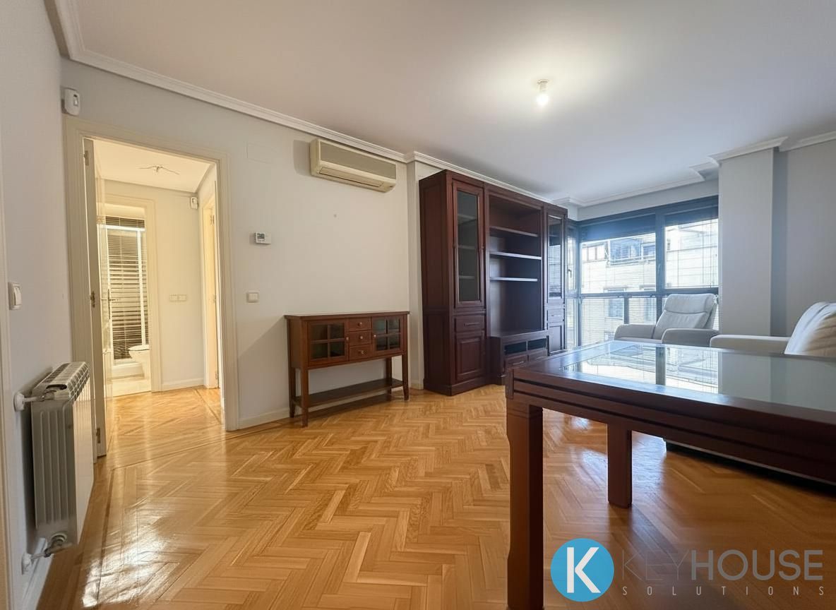 Piso de alquiler en De Blas De Otero, Montserrat - Parque Empresarial