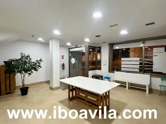 Local comercial en traspaso en Rúa do Pintor Laxeiro 38, imagen 4
