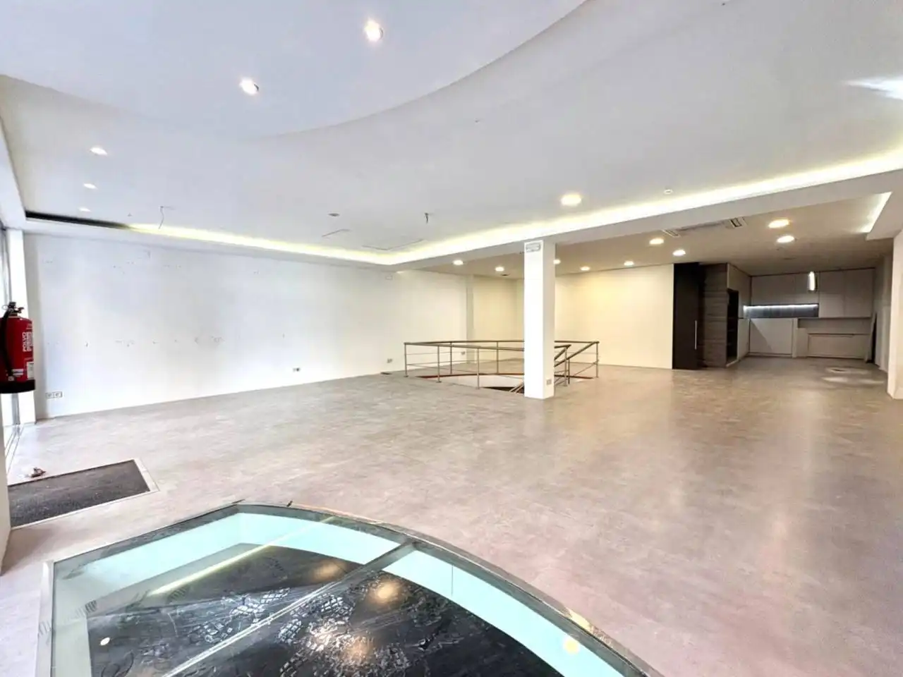 Local comercial en alquiler en Avenida Lluís Companys 15, imagen 9