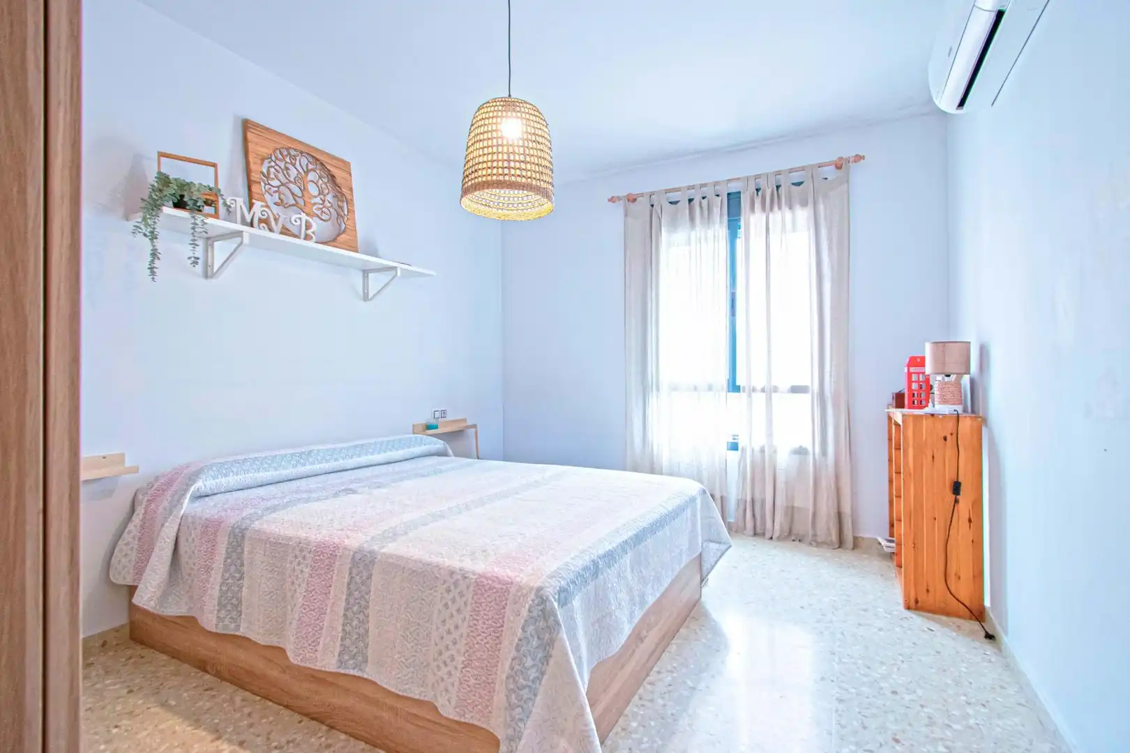Habitación de Casa adosada en venta en Villanueva del Ariscal con Calefacción