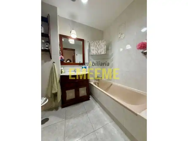 Bathroom of Flat for sale in Ronda  with Oven
