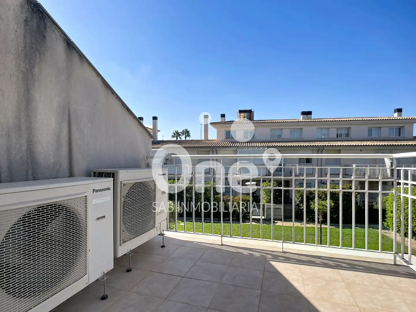 Terraza de Casa adosada de alquiler en San Antonio de Benagéber con Aire acondicionado, Calefacción y Jardín privado