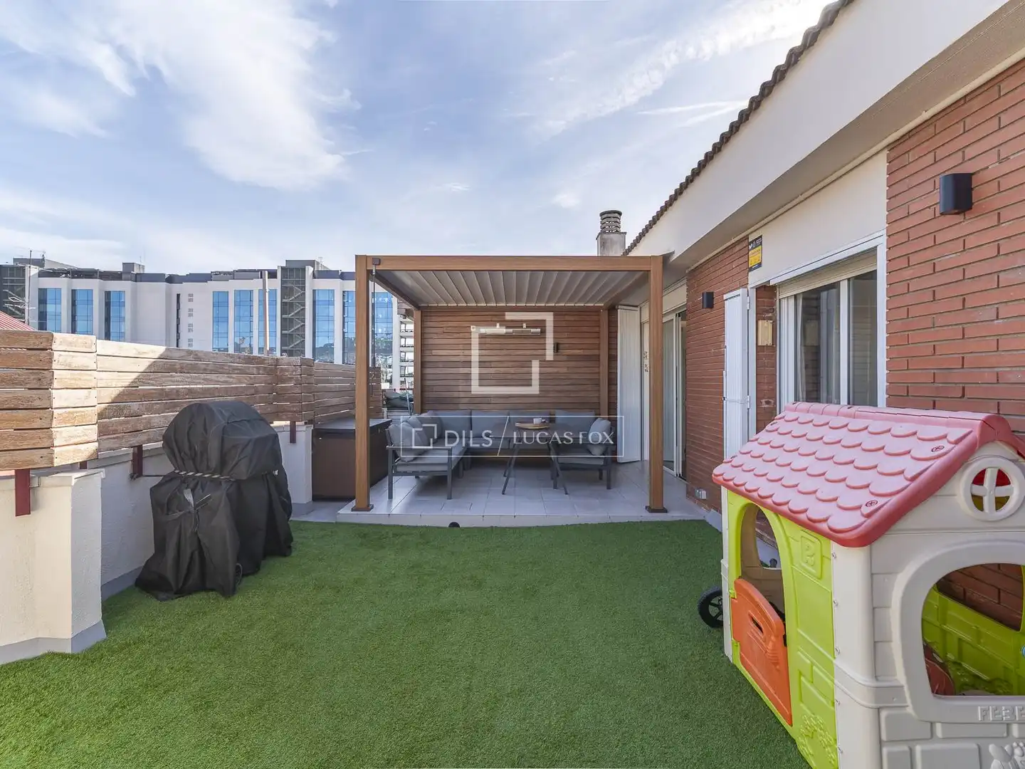 Terrasse von Dachboden zum Verkauf in Barcelona mit Klimaanlage, Heizung und Terrasse
