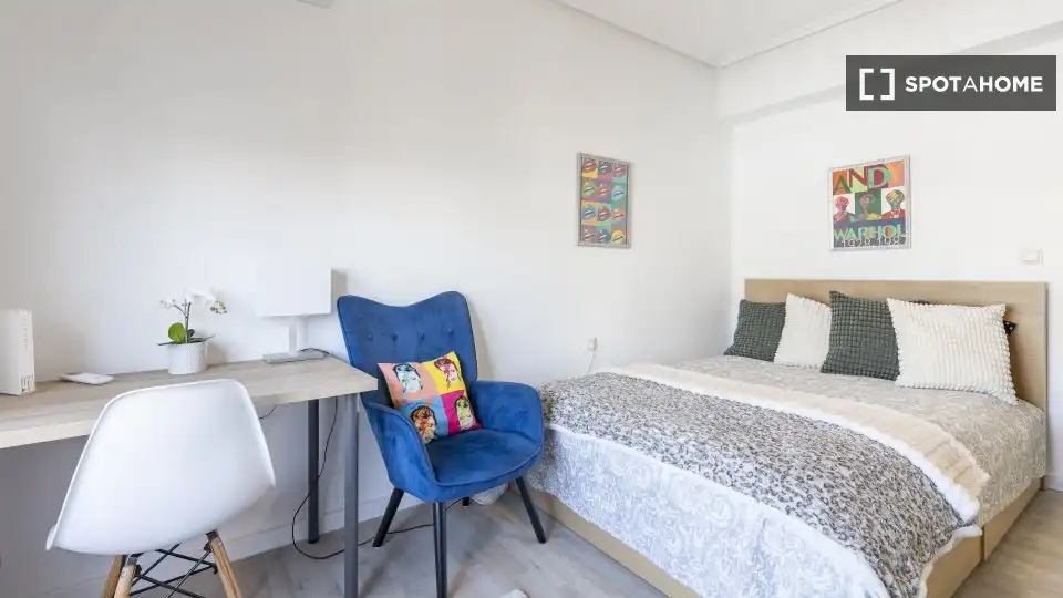 Schlafzimmer von Wohnungen zur untervermieten in Paterna mit Klimaanlage, Terrasse und Möbliert