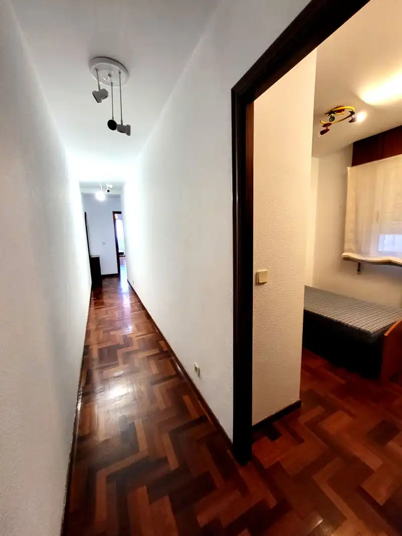 Flat for rent in Vigo   with Heating, Parquet flooring and Storage room