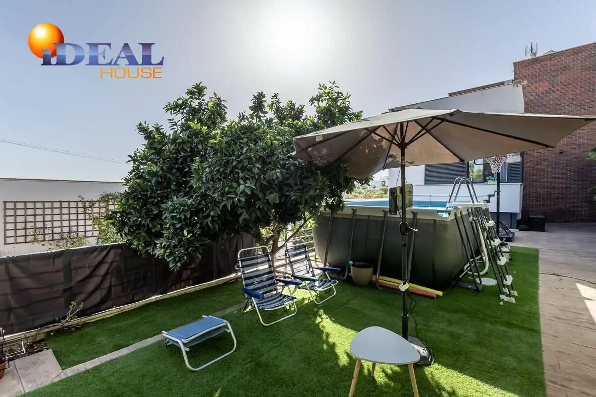 Detached house with garden for sale in Polideportivo