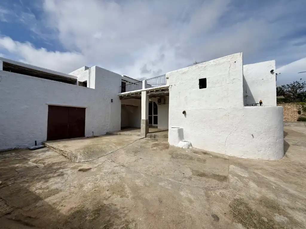 Vista exterior de Casa o xalet en venda en Sant Josep de sa Talaia