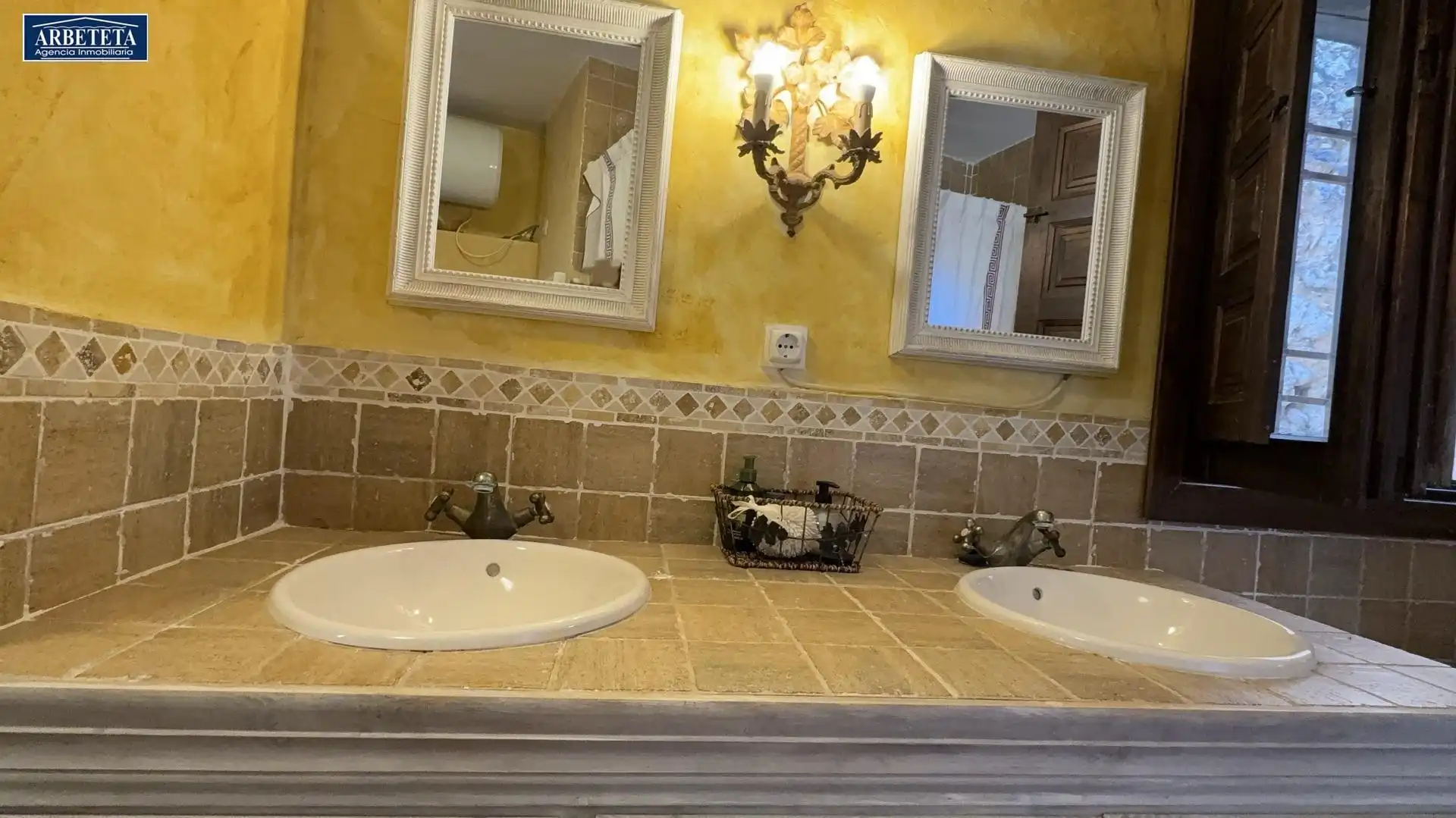 Baño de Finca rústica en venta en Pastrana con Calefacción y Balcón