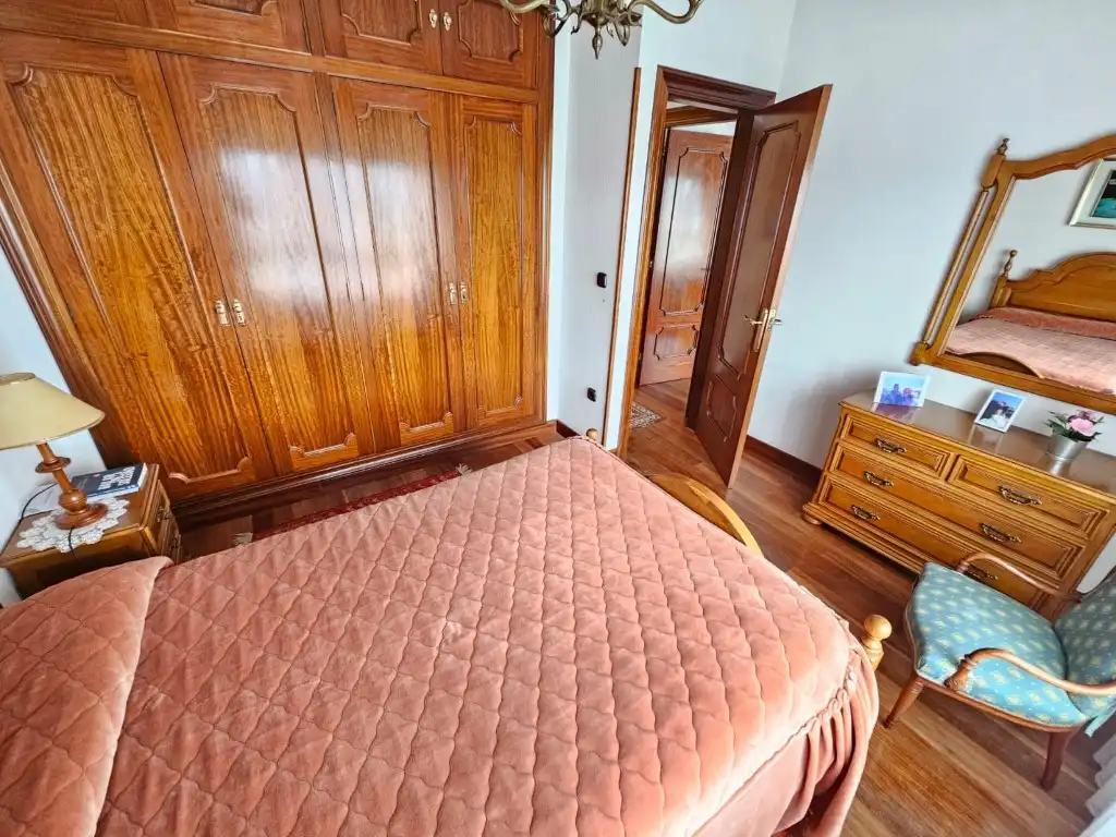 Habitación de Casa o chalet en venta en Avilés