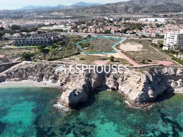 Bungalow con balcón en venta en Pueblo Español - Coveta Fumá
