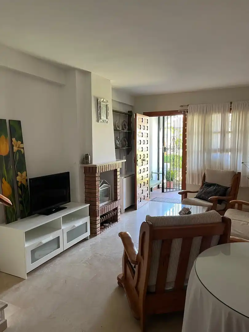 Dúplex con piscina en venta en Calahonda, imagen 2