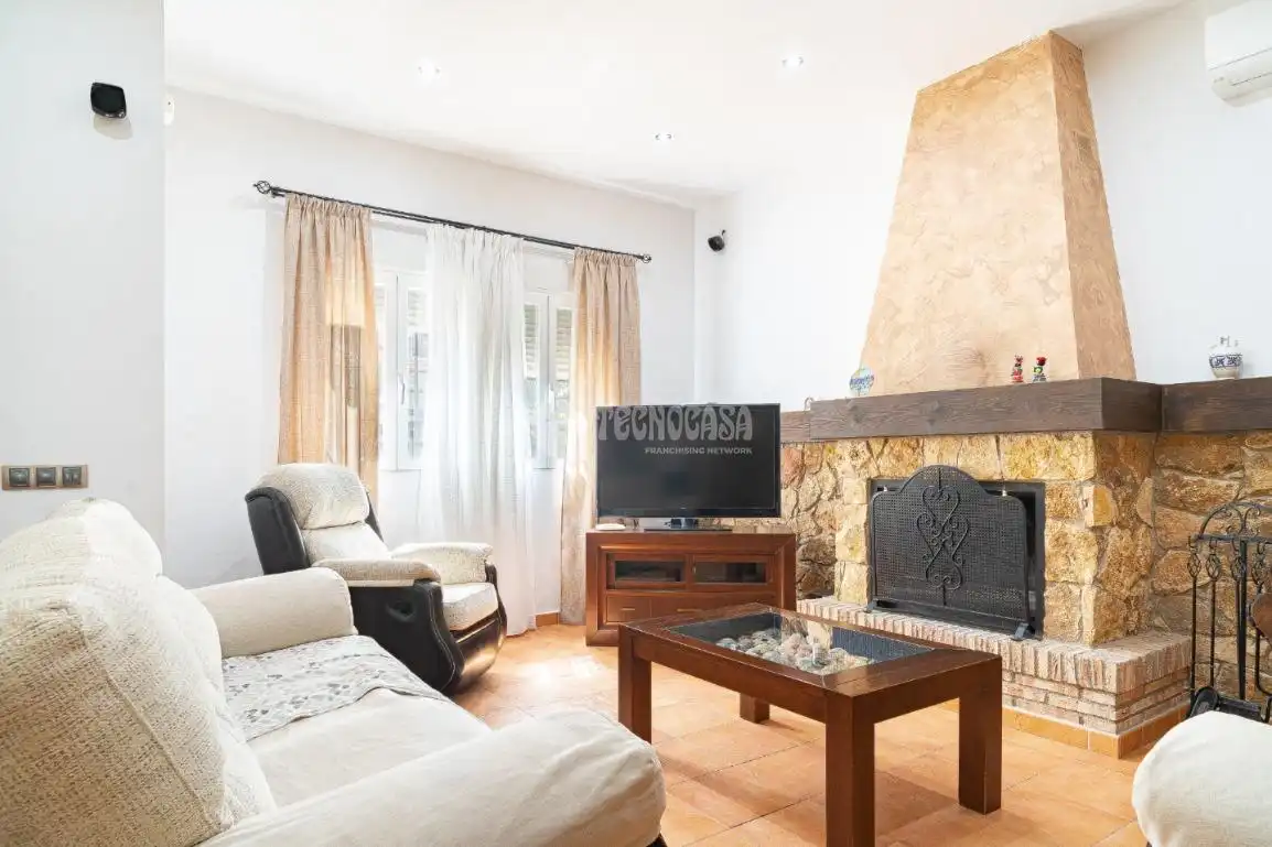 Sala de estar de Finca rústica en venta en Torreperogil con Aire acondicionado y Calefacción