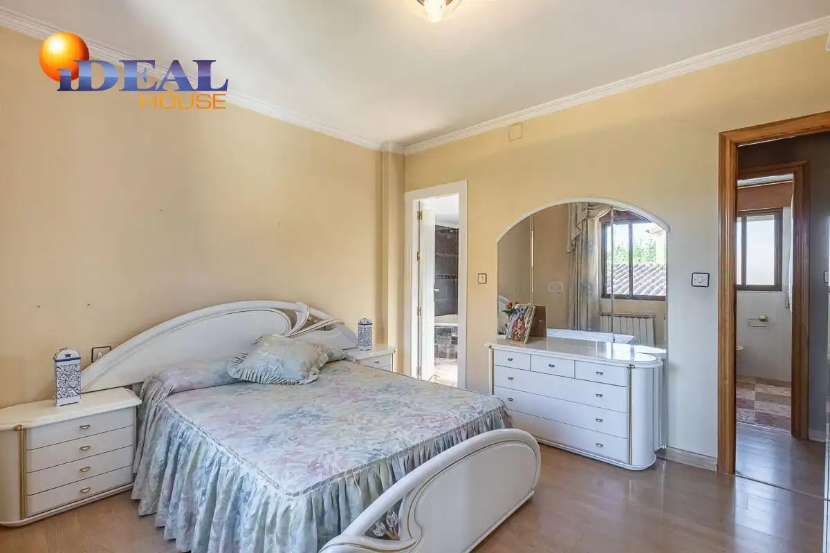 Casa o xalet en venda a Gójar