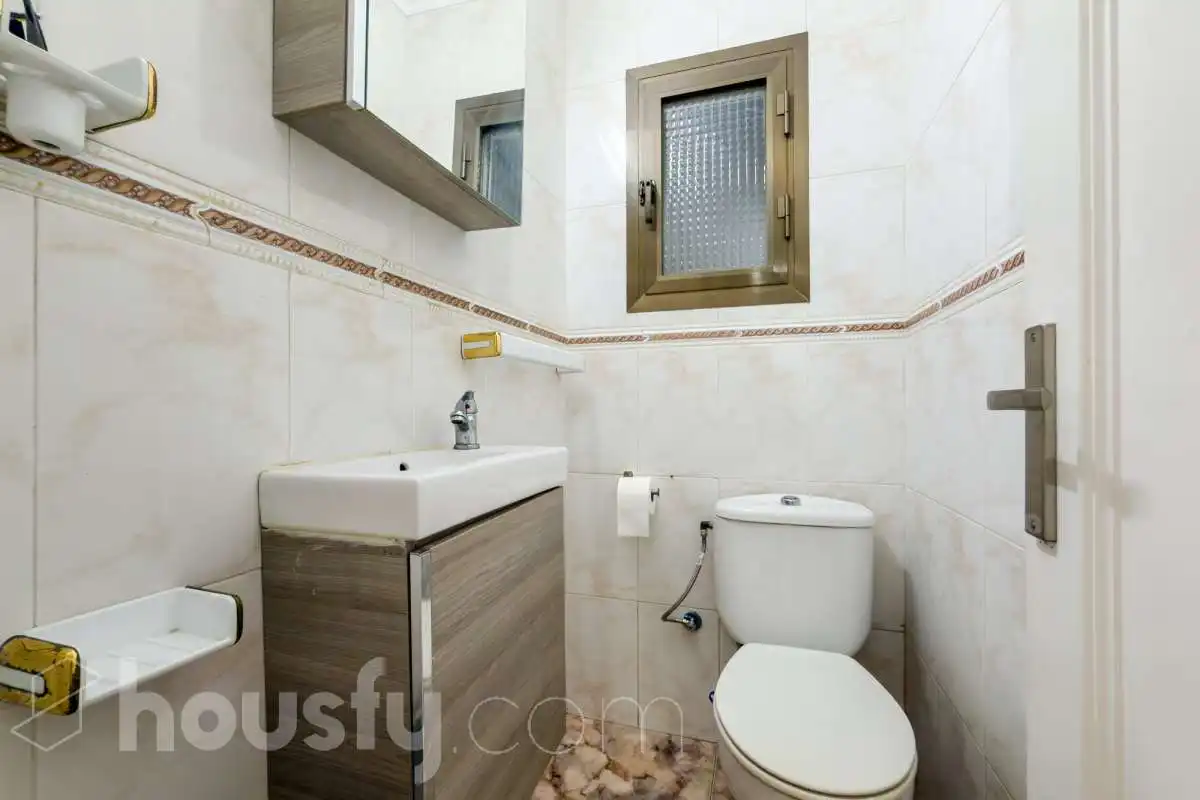 Baño de Piso en venta en Badalona con Aire acondicionado, Calefacción y Amueblado