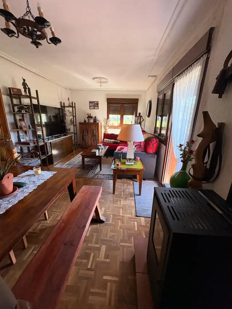 Sala de estar de Casa o chalet en venta en Villamanín con Calefacción, Jardín privado y Parquet