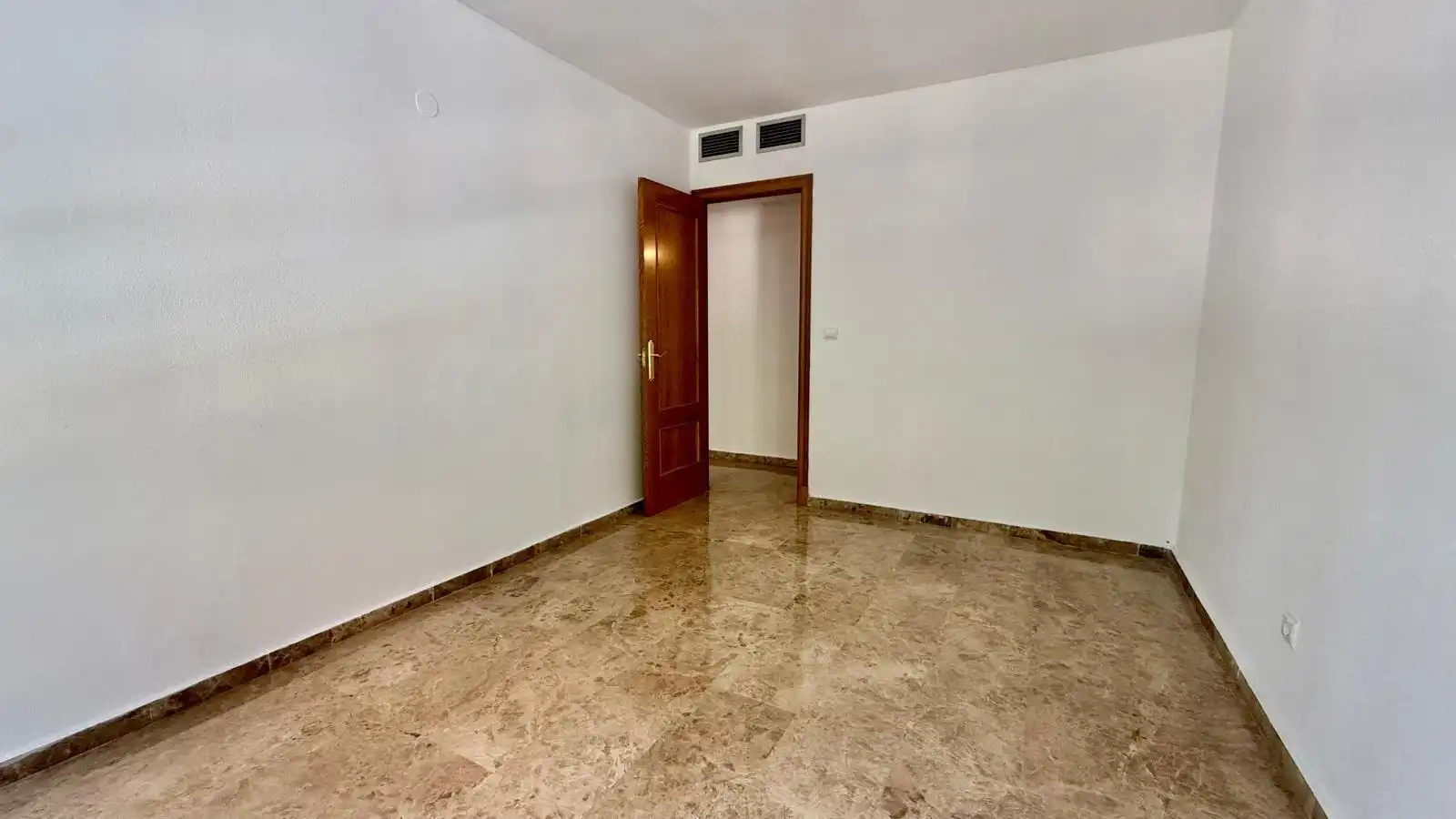 Flat for rent in Zaragoza  with Heating, Terrace and Storage room