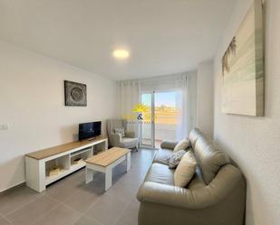 Sala d'estar de Apartament de lloguer en Torrevieja amb Calefacció, Piscina i Moblat