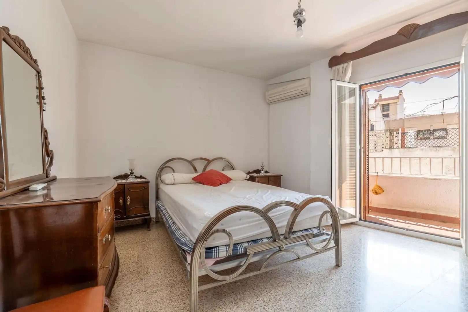 Bedroom of Flat for sale in Granada  with Air Conditioner and Balcony