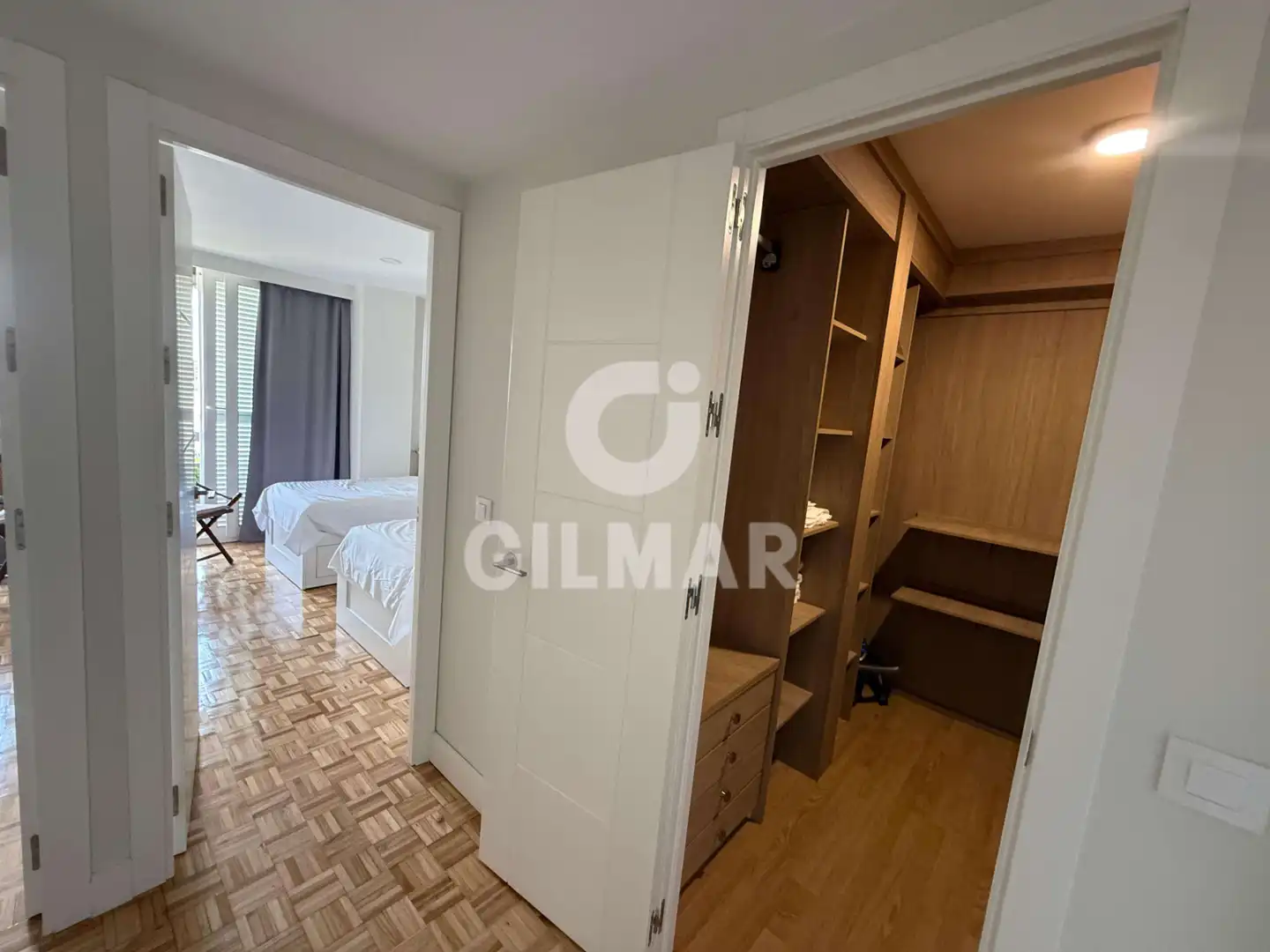 Bedroom of Flat for rent in Sevilla  with Air Conditioner, Heating and Parquet flooring