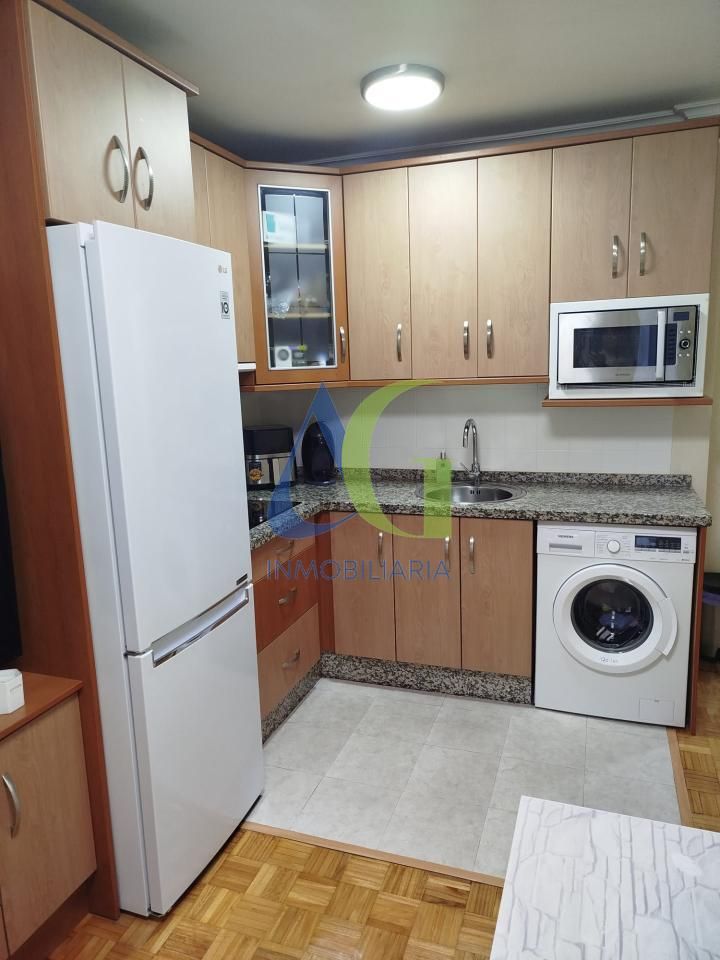 Cocina de Apartamento en venta en León Capital  con Calefacción, Parquet y Amueblado