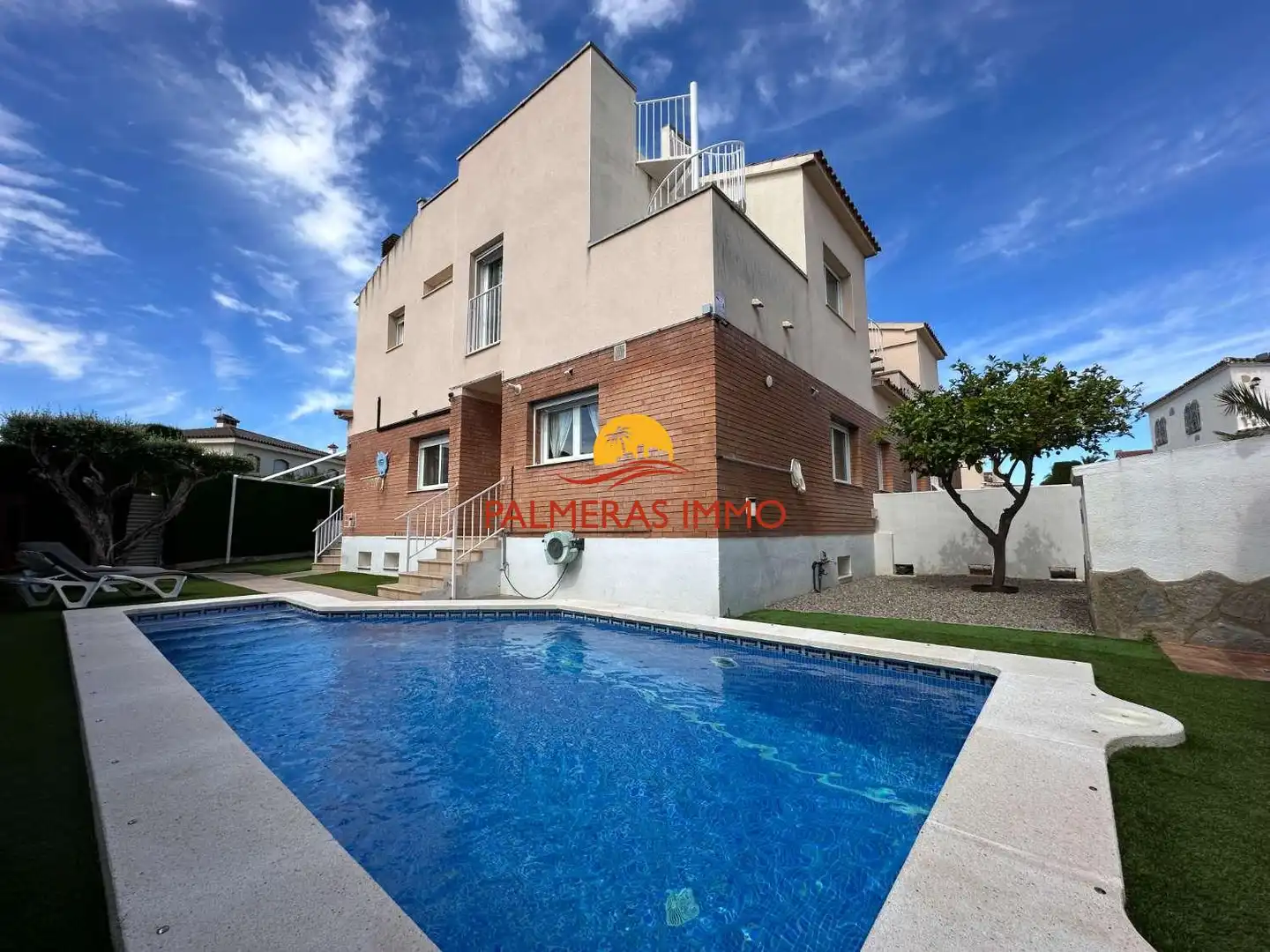 Vista exterior de Casa o chalet en venta en Mont-roig del Camp con Piscina y Amueblado