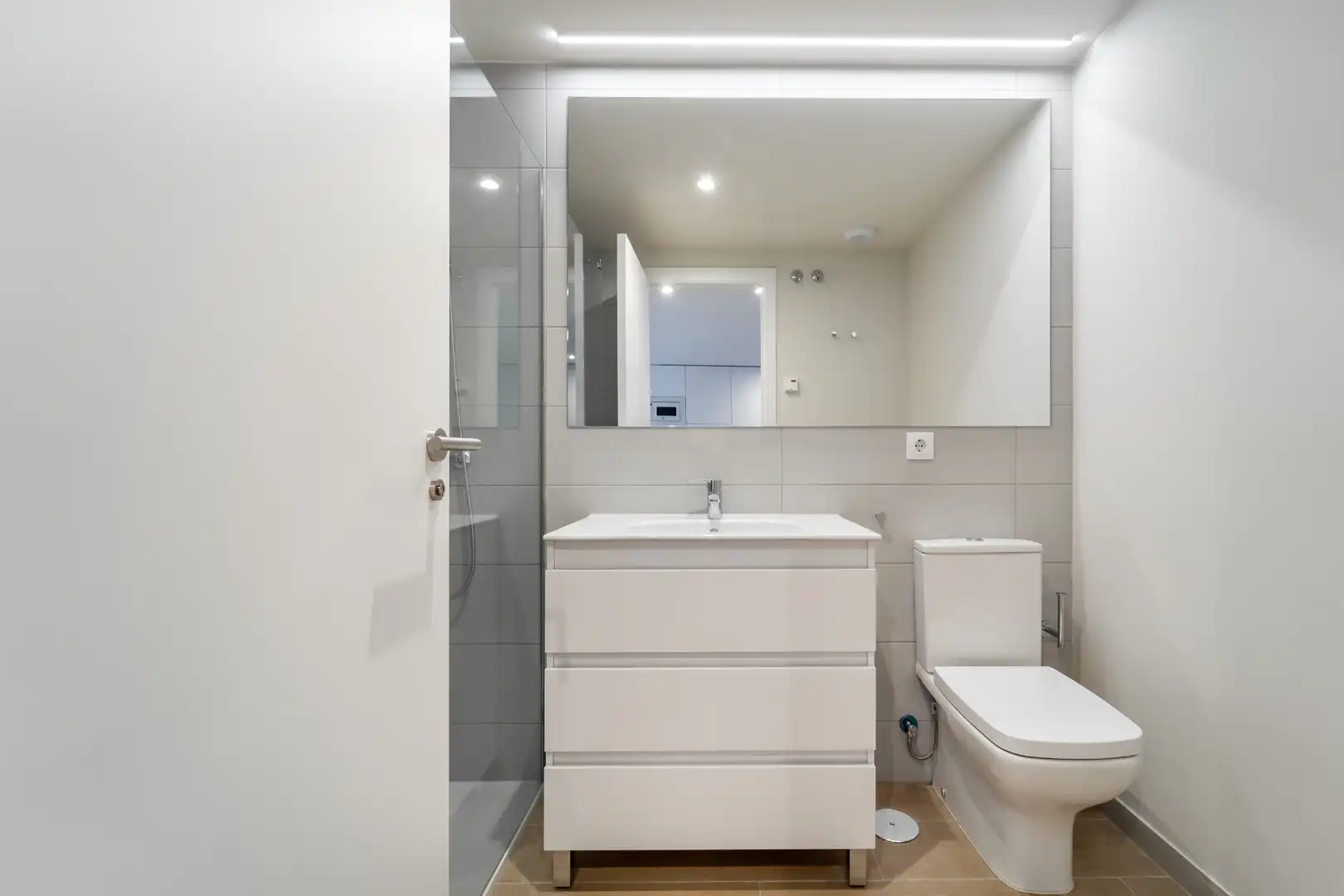 Bathroom of Flat for rent in Alcalá de Henares  with Air Conditioner, Terrace and Storage room