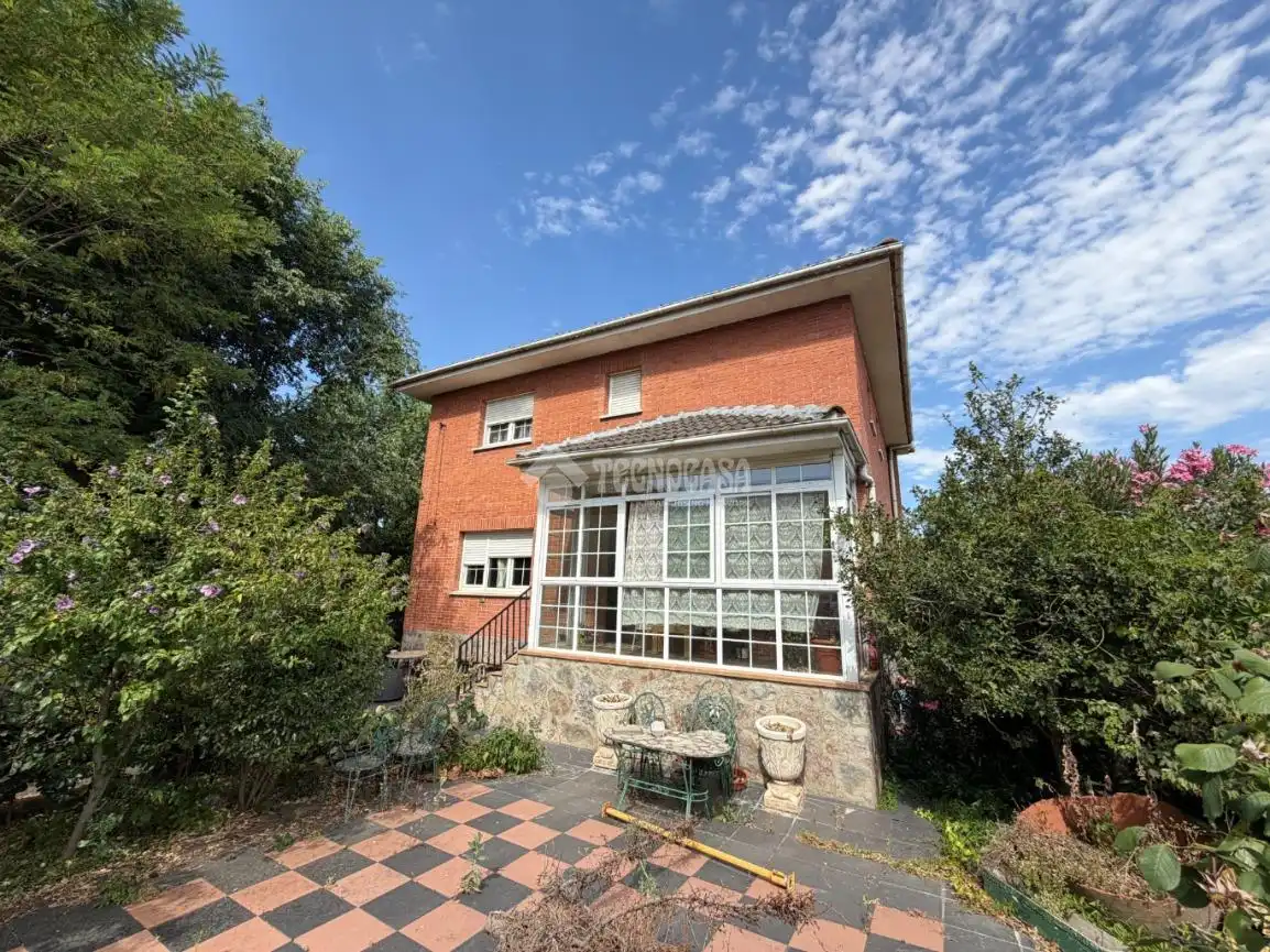 Vista exterior de Casa o xalet en venda en Valdetorres de Jarama amb Calefacció