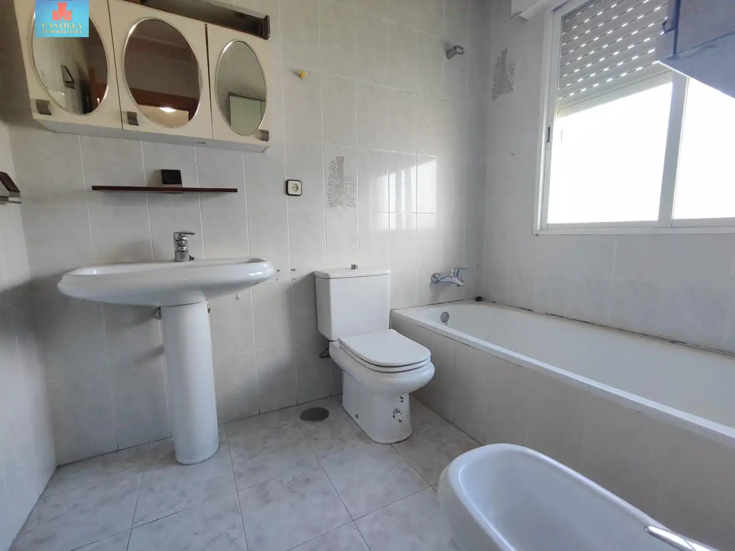 Baño de Casa adosada en venta en Ávila con Calefacción, Jardín privado y Trastero