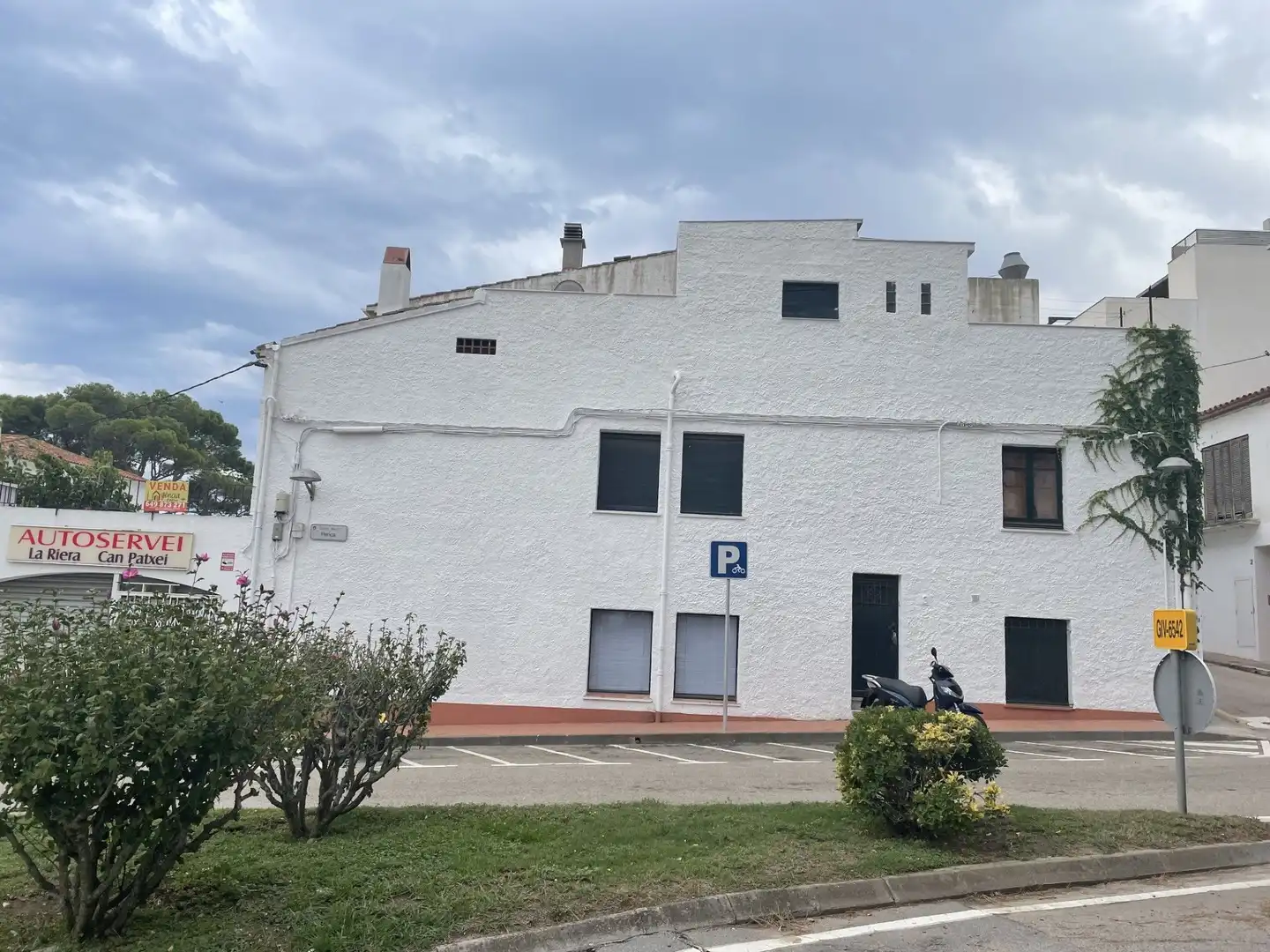Vista exterior de Edifici en venda en Palafrugell