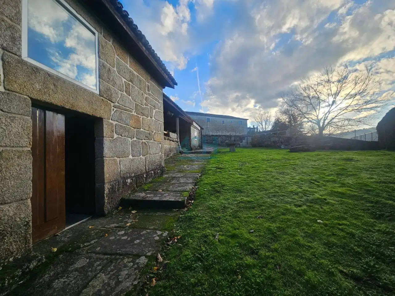 Country house with garden for sale in San Cibrao das Viñas, imagen 5