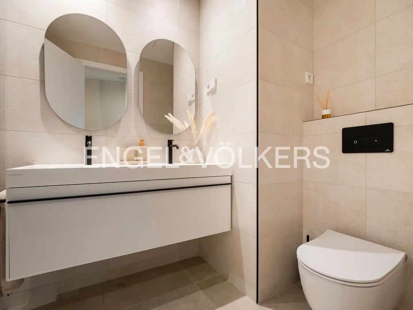 Badezimmer von Wohnung zur Miete in Madrid mit Klimaanlage, Heizung und Terrasse