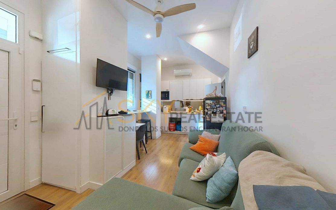 Vista exterior de Dúplex en venda en  Madrid Capital amb Aire condicionat i Moblat