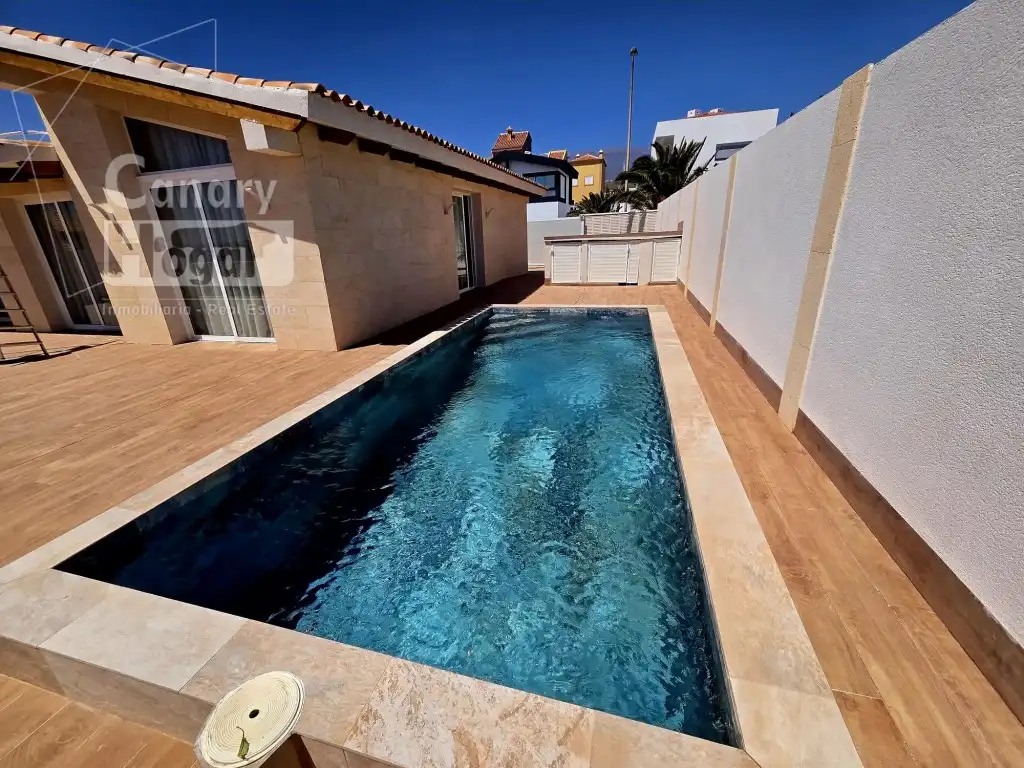 Piscina de Casa o xalet en venda en Arico amb Aire condicionat, Terrassa i Piscina