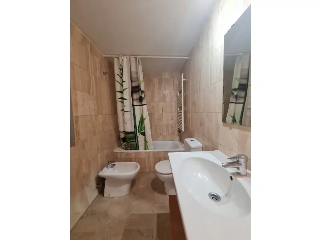 Badezimmer von Wohnung zur Miete in Girona