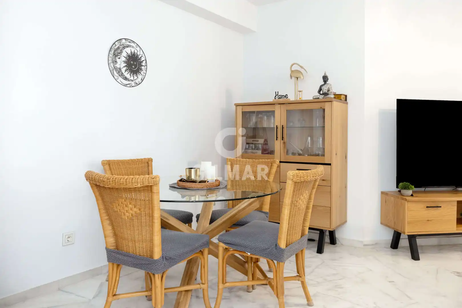 Menjador de Apartament en venda en Estepona amb Calefacció, Piscina i Balcó