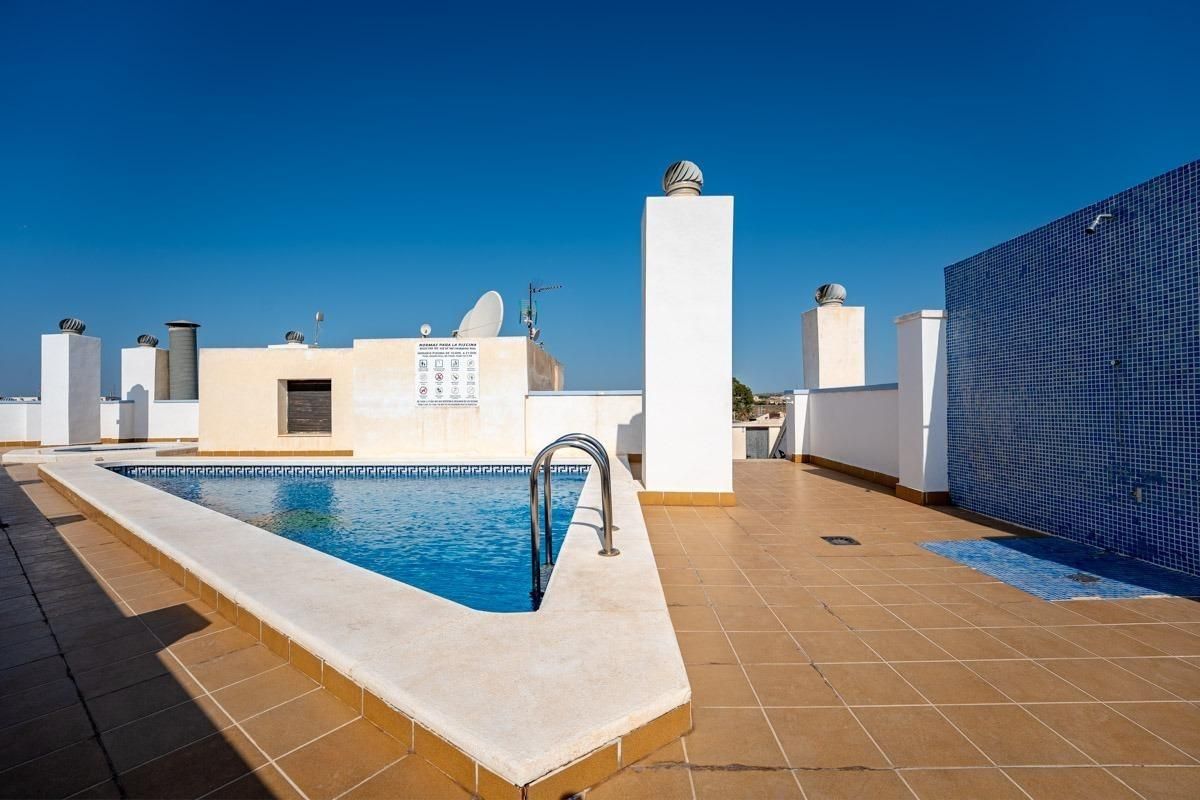Piscina de Apartament en venda en Los Montesinos amb Aire condicionat i Piscina