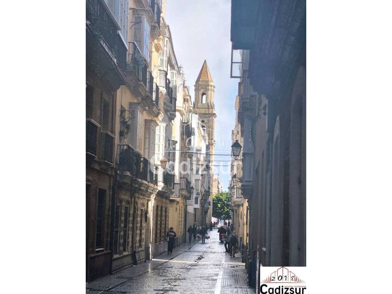 Vista exterior de Piso en venta en  Cádiz Capital con Trastero