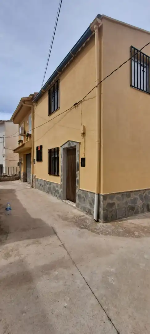 Vista exterior de Casa o chalet en venta en Enguídanos con Amueblado, Horno y Lavadora